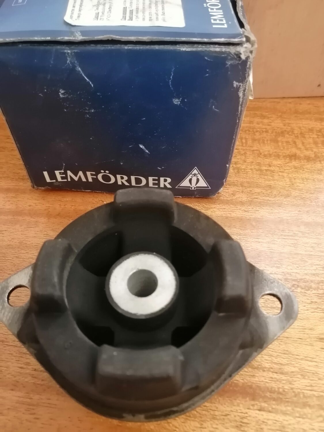 Подушка КПП Audi 100 / 80 1.6-2.5TDi 1003601 Подушка КПП Audi 100 / 80 1.6-2.5TDi 1003601