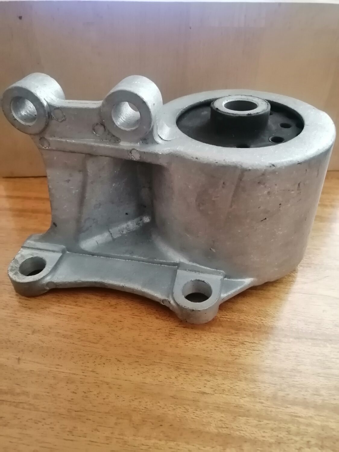 Опора АКПП VW Transporter (1990-2003) 701399201AG Опора АКПП VW Transporter (1990-2003) 701399201AG